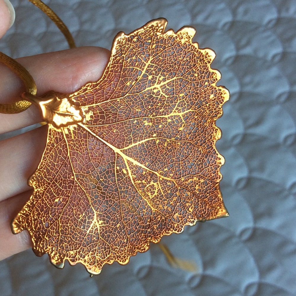 Leaf Pendant Necklace